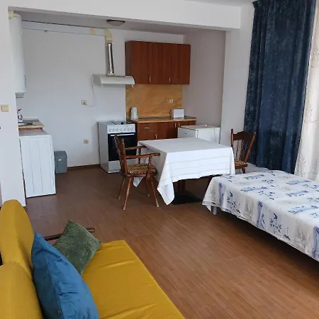Wild Chery - 2 Bedroom - Economy Варна